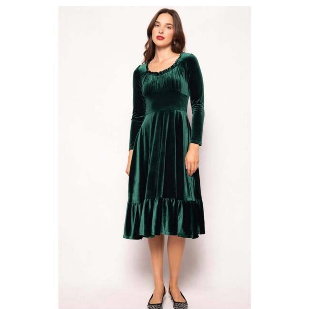 Ivy City Co Green Velvet Long Sleeve Dress